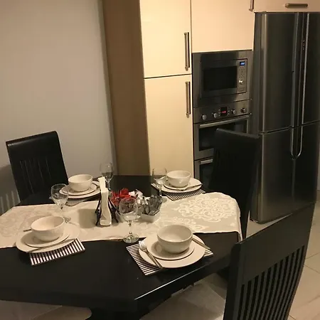 Vakantiehuis New Renovated 3 Bed House *